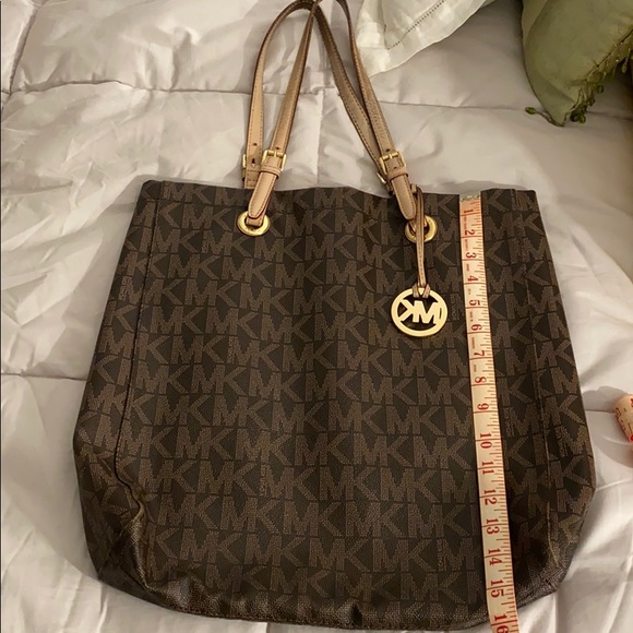 Authentic MK Large tote bag - Picture 4 of 9